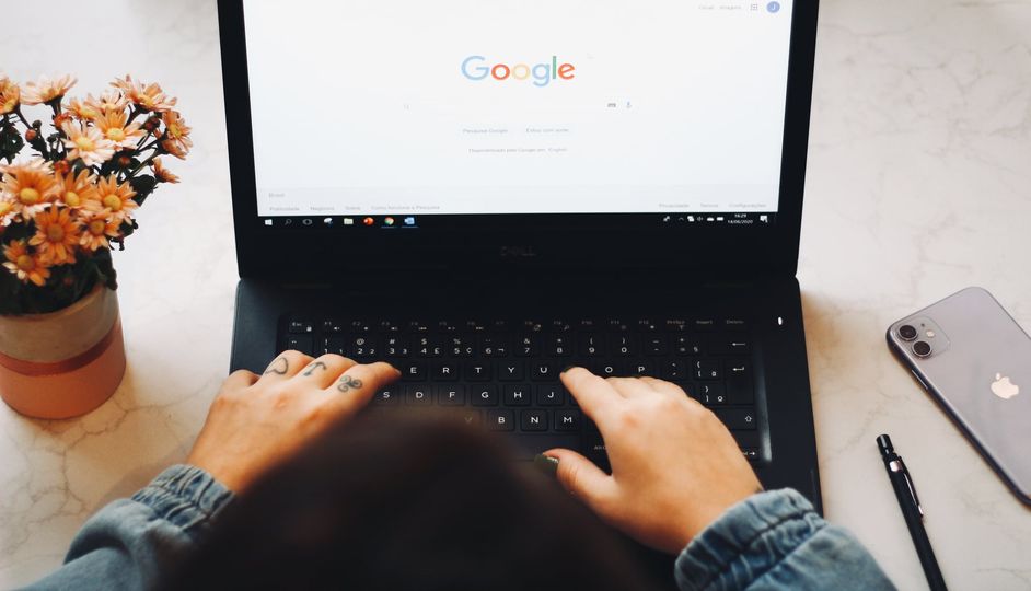 5 CONSEJOS PARA QUE LAS EMPRESAS SE MUESTREN EN LAS PRIMERAS POSICIONES DE BÚSQUEDA EN GOOGLE